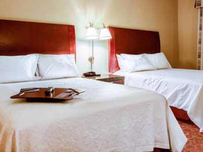 bedroom 3 - hotel hampton inn pendleton - pendleton, united states of america
