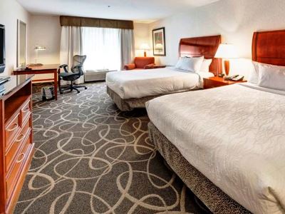bedroom 1 - hotel hilton garden inn portland airport - portland, oregon, united states of america