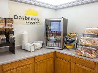 breakfast room - hotel days inn by wyndham corvallis - corvallis, united states of america