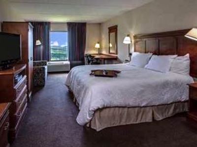 bedroom 2 - hotel hampton inn hazleton - hazleton, united states of america