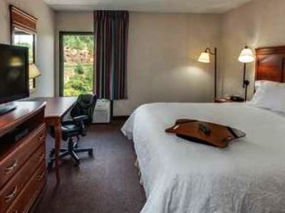 bedroom 3 - hotel hampton inn hazleton - hazleton, united states of america