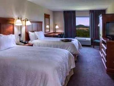 bedroom 4 - hotel hampton inn hazleton - hazleton, united states of america
