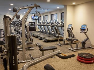gym - hotel doubletree pittsburgh - green tree - pittsburgh, united states of america