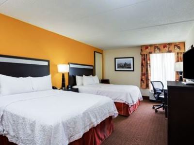 bedroom 1 - hotel hampton inn pittsburgh west mifflin - pittsburgh, united states of america