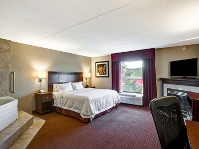 bedroom 2 - hotel hampton inn scranton at montage mountain - scranton, united states of america