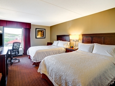 bedroom 3 - hotel hampton inn scranton at montage mountain - scranton, united states of america