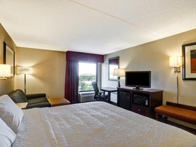 deluxe room 1 - hotel hampton inn scranton at montage mountain - scranton, united states of america