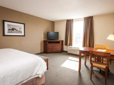 bedroom 2 - hotel hampton inn south kingstown-newport area - south kingstown, united states of america
