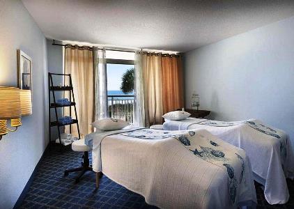 bedroom 2 - hotel hampton inn ste myrtle beach oceanfront - myrtle beach, united states of america