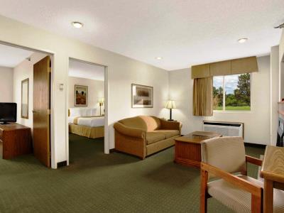 bedroom 3 - hotel days inn by wyndham rapid city - rapid city, united states of america