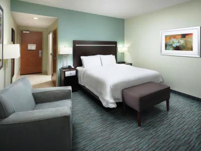 bedroom - hotel hampton inn west / lookout mountain - chattanooga, united states of america