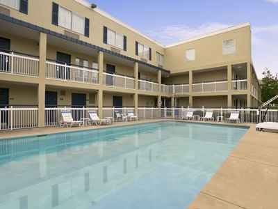 outdoor pool - hotel days inn by wyndham hamilton place - chattanooga, united states of america
