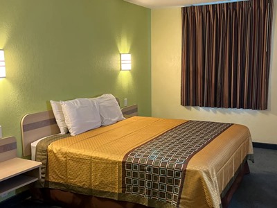 bedroom - hotel howard johnson clarksville tennessee - clarksville, tennessee, united states of america