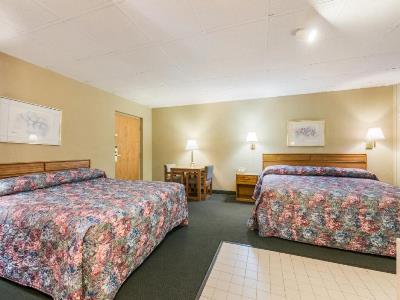 bedroom 3 - hotel leconte motor lodge a ramada by wyndham - gatlinburg, united states of america