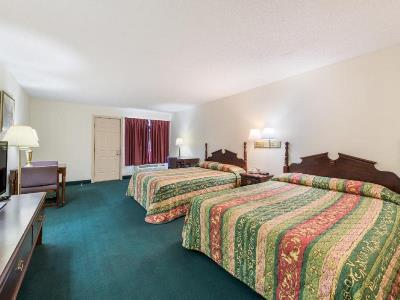 bedroom 4 - hotel leconte motor lodge a ramada by wyndham - gatlinburg, united states of america