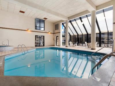 indoor pool - hotel leconte motor lodge a ramada by wyndham - gatlinburg, united states of america