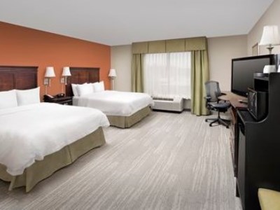 bedroom 4 - hotel hampton inn lenoir city - lenoir city, united states of america