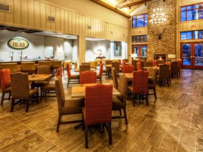 restaurant - hotel black fox lodge, tapestry collection - pigeon forge, united states of america