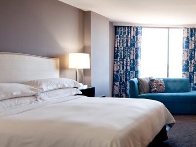 bedroom - hotel hilton arlington - arlington, texas, united states of america