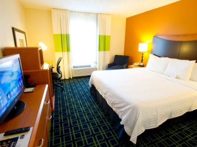 bedroom - hotel fairfield inn and suites near six flags - arlington, texas, united states of america
