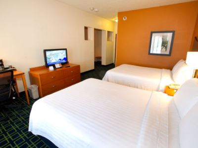 bedroom 2 - hotel fairfield inn and suites near six flags - arlington, texas, united states of america