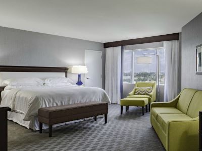 junior suite - hotel sheraton arlington - arlington, texas, united states of america