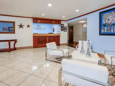 lobby - hotel baymont by wyndham at six flags dr - arlington, texas, united states of america