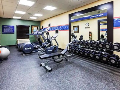 gym - hotel hampton inn and suites lake jackson - clute, united states of america