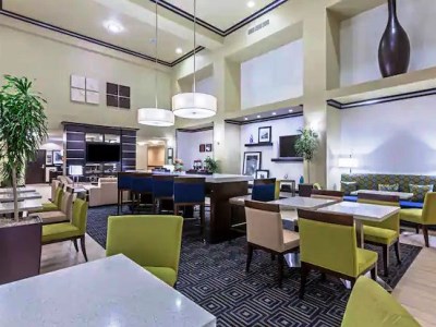 breakfast room - hotel hampton inn and suites lake jackson - clute, united states of america