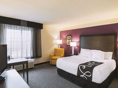 bedroom - hotel la quinta inn n suites wyndham city view - fort worth, united states of america
