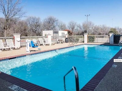 outdoor pool - hotel days inn fort worth north / fossil creek - fort worth, united states of america