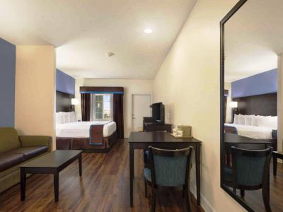 bedroom 2 - hotel days inn n suites galveston west/seawall - galveston, united states of america