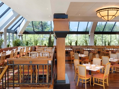 restaurant - hotel hilton dfw lakes exec conference center - grapevine, united states of america