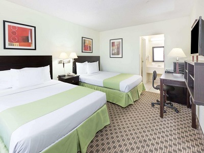 bedroom 2 - hotel days inn irving - irving, united states of america