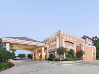 exterior view - hotel days inn irving - irving, united states of america