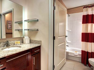 bathroom - hotel residence inn dallas dfw airport south - irving, united states of america