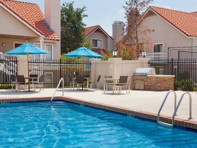 outdoor pool - hotel residence inn dallas las colinas - irving, united states of america