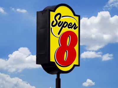 Super 8 By Wyndham Laredo