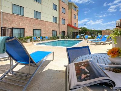 outdoor pool - hotel towneplace suites dallas lewisville - lewisville, united states of america