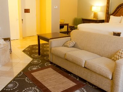 bedroom 2 - hotel doubletree by hilton hotel midland plaza - midland, texas, united states of america