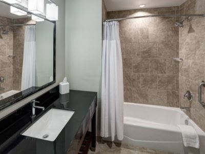 bathroom - hotel courtyard dallas plano/richardson - plano, united states of america