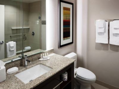 bathroom 1 - hotel residence inn dallas plano/richardson - plano, united states of america