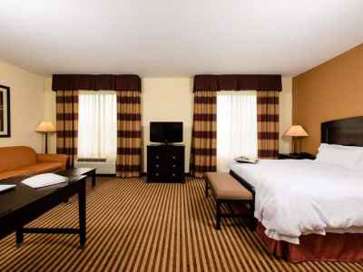 bedroom 1 - hotel hampton inn and suites port arthur - port arthur, united states of america