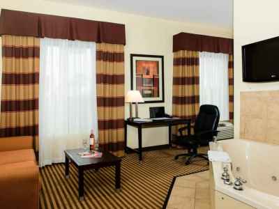 bedroom 5 - hotel hampton inn and suites port arthur - port arthur, united states of america