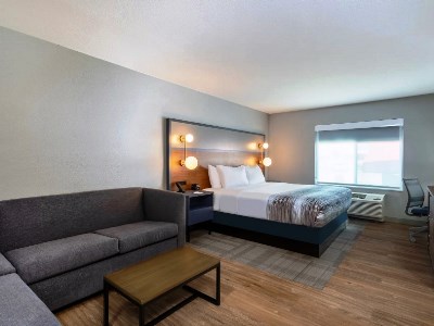 bedroom 1 - hotel americinn by wyndham san angelo - san angelo, united states of america