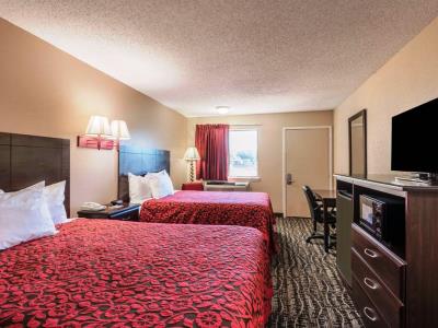 bedroom 2 - hotel days inn by wyndham san marcos - san marcos, texas, united states of america