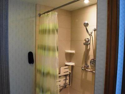 bathroom - hotel springhill suites houston the woodlands - the woodlands, united states of america