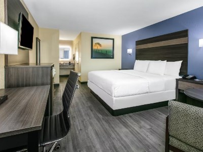bedroom 1 - hotel days inn by wyndham waco - waco, united states of america