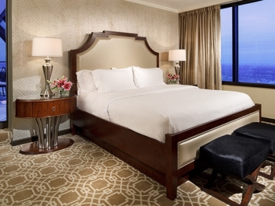 bedroom 2 - hotel hilton alexandria mark center - alexandria, virginia, united states of america