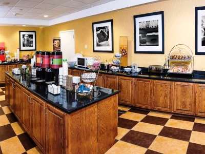 breakfast room - hotel hampton inn ste chesapeake - square mall - chesapeake, united states of america